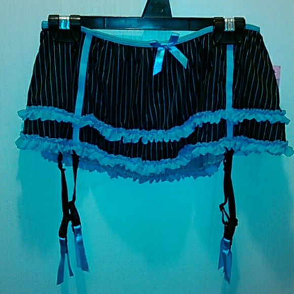 Slip with garters