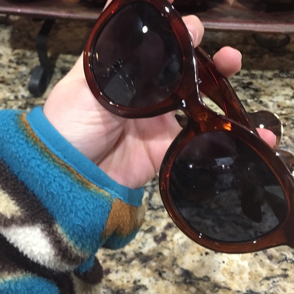 sunglasses - Picture 2 of 4