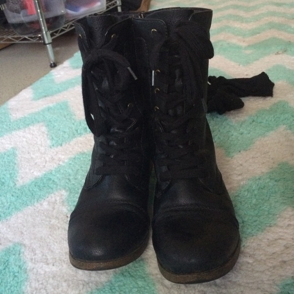 combat boots - Picture 2 of 3