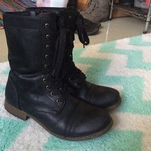 combat boots
