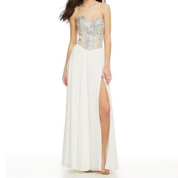(HOLD) White Prom Dress ♡