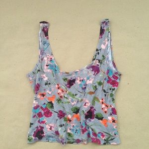 floral crop top🌸