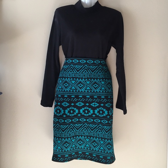*NWT* Aztec Body Con Skirt - Picture 2 of 3