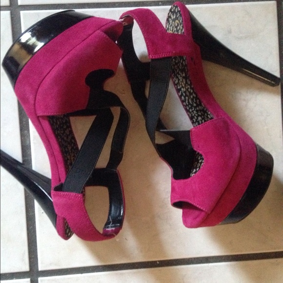 High heels by: Jessica Simpson