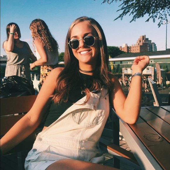 Meet your Posher, Emma