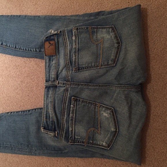 🚫SOLD🚫 Destroyed AE cropped boyfriend jeans - Picture 4 of 4