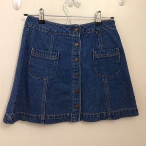 Blue jean skirt with buttons