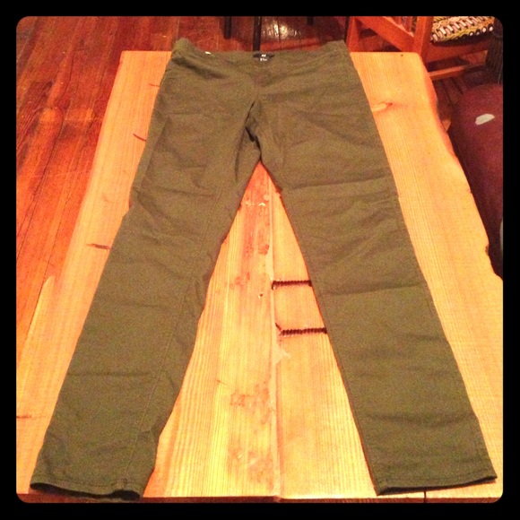 Olive H&M skinny super stretch pants, NWT!