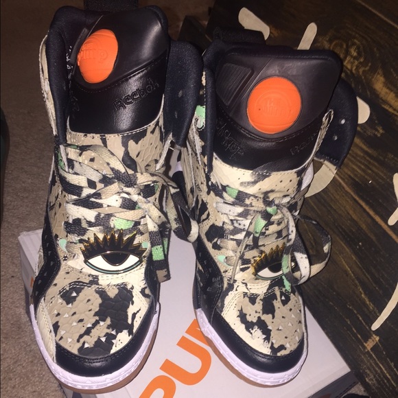 These are some very nice sneakers and comfortable!
