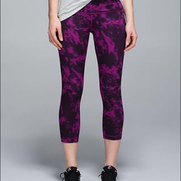 ❌SOLD❌LuLuLemon Wunder Under Crop Sz 6