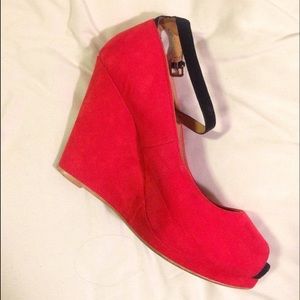 Zara Collection by Basic. Red Wedges