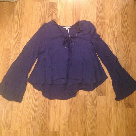 Bell sleeved shirt