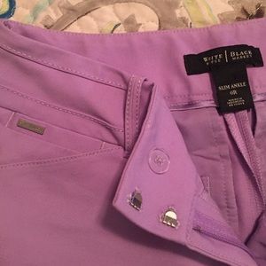 White House Black Market ankle pant lilac in color