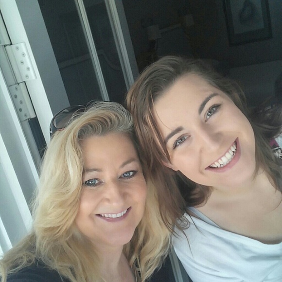 Meet your Posher, Nancy - Picture 3 of 3