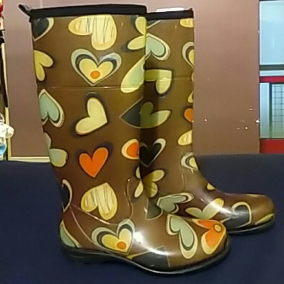 hearts rainboots