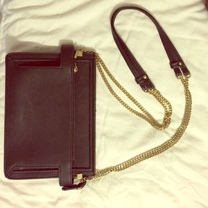 Black messenger purse