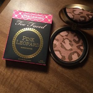 Too Faced Pink Leopard Bronzer