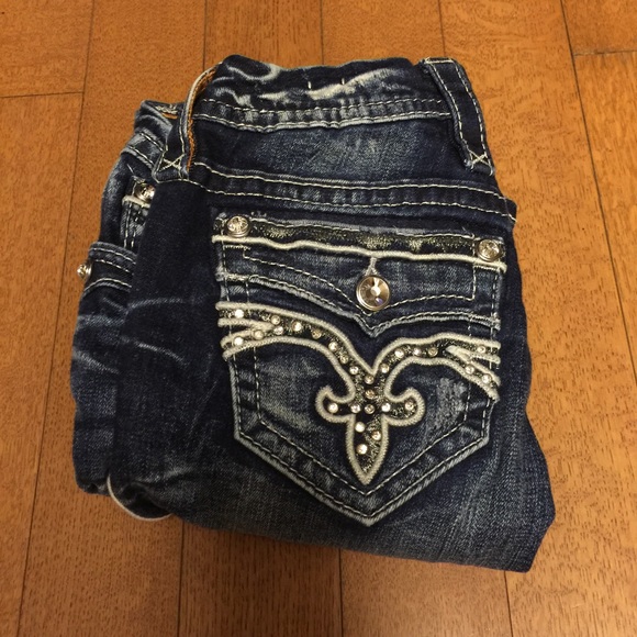 SILD. SOLD. SOLD. Size 24 Rock Revival - Picture 1 of 4