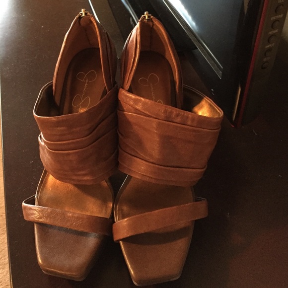 Sexy brown high heels! - Picture 2 of 4