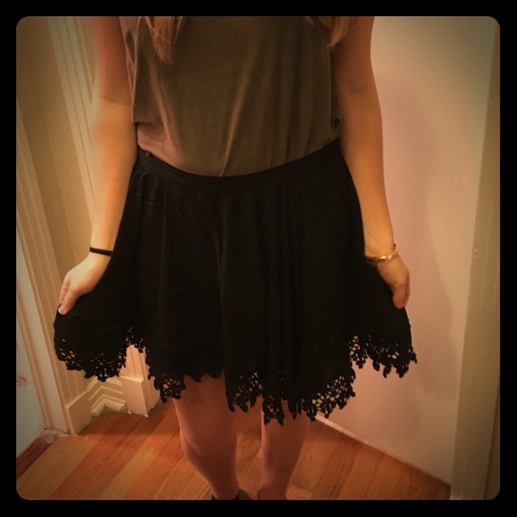 Adorable black skirt