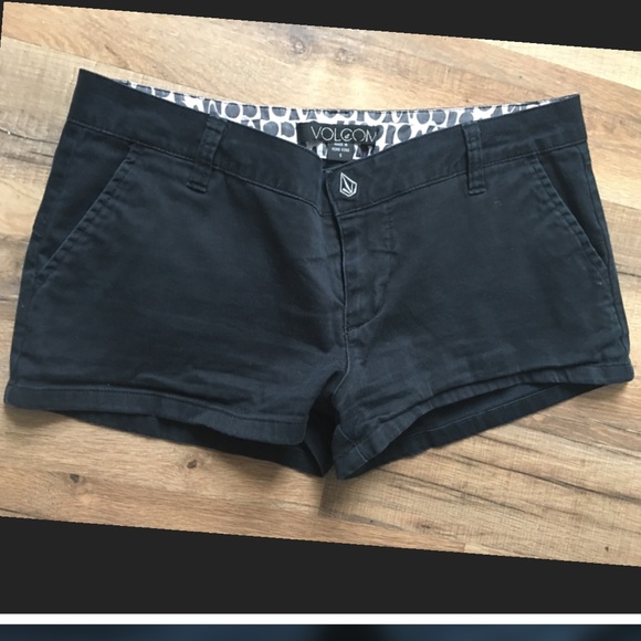 Volcom Pants - 🏖Volcom Black Shorts
