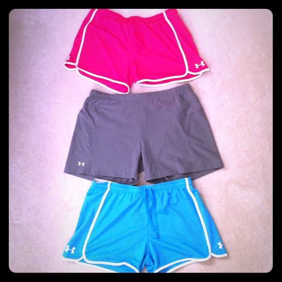 Bundle of 3 under armour shorts women's SZ Large