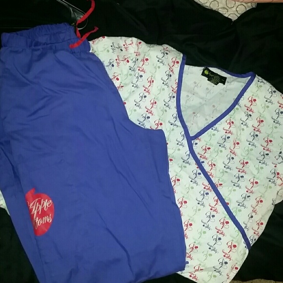 Apple bottom scrubs