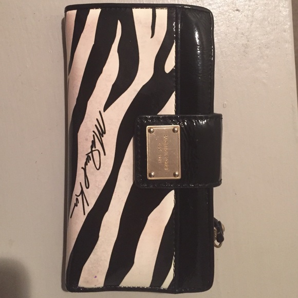 Michael kors wallet.