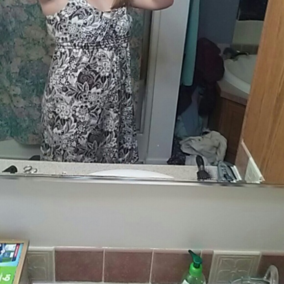 Dress - Picture 2 of 2