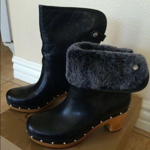 Ugg Lynnea II clog boot size 6