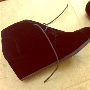 Size 10 black bootie, like new, only tried on