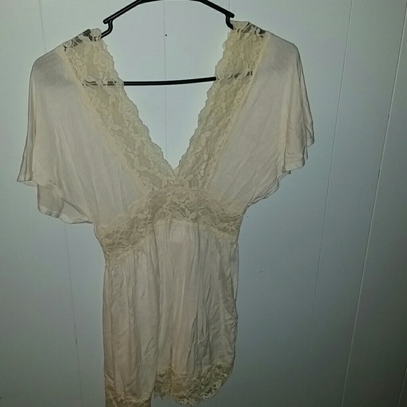 Cute blouse - Picture 2 of 2
