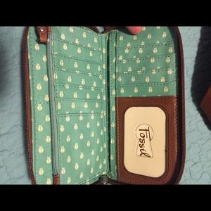 RESERVED Fossil wallet!!