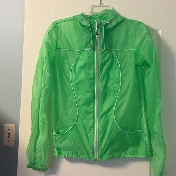 Lululemon lite rain jacket