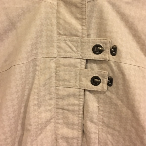 Snow Jacket - Picture 3 of 3