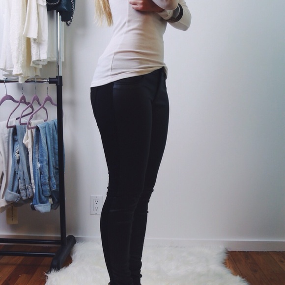 SoldOut11thStreet - Picture 3 of 4