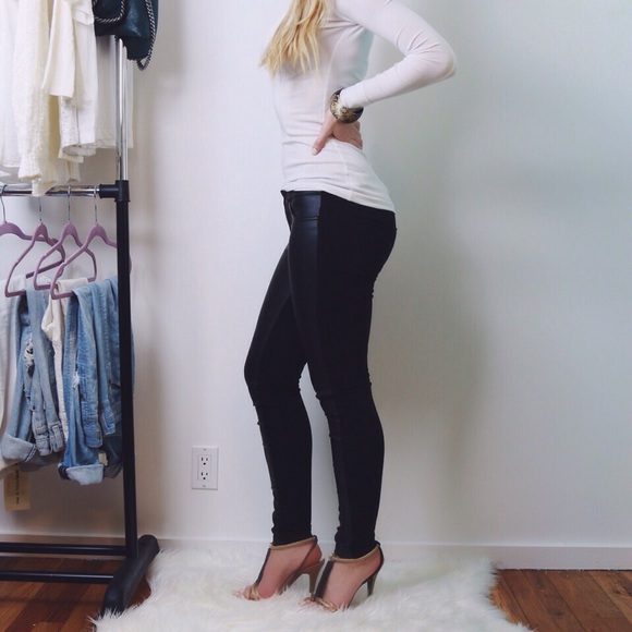 SoldOut11thStreet - Picture 2 of 4