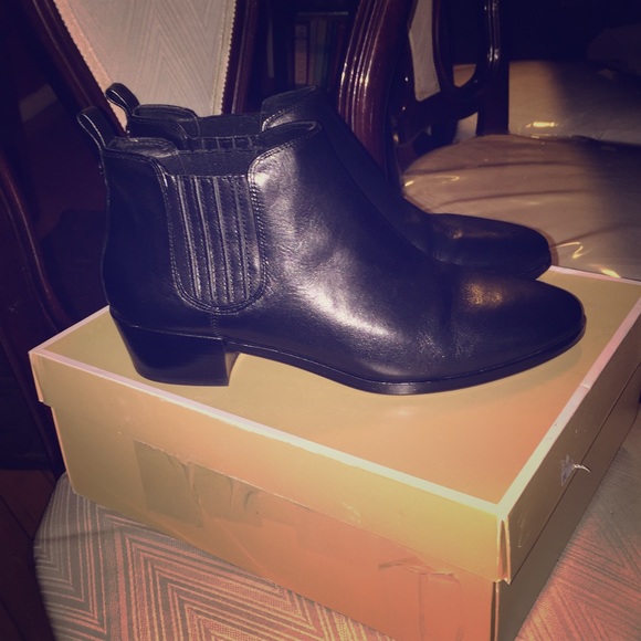Michael Kor  Shaw booties new w/box size 10