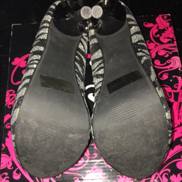 High heels - Picture 4 of 4