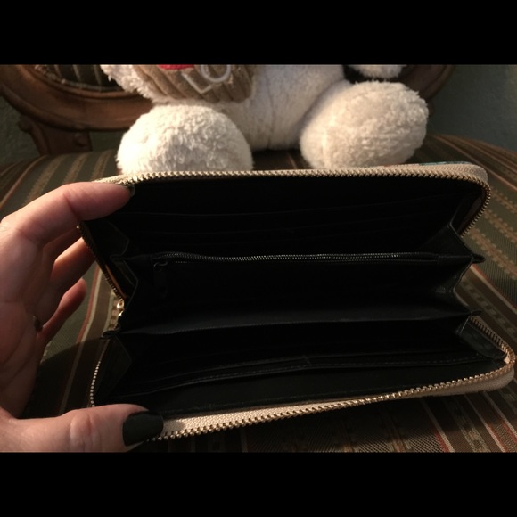 Roma Wallet. - Picture 2 of 3