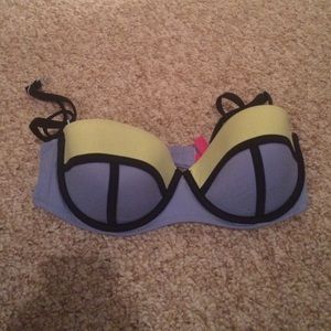 Block swimsuit top vs