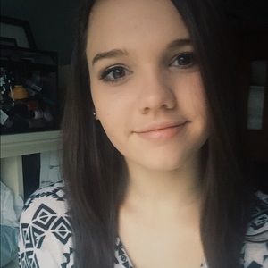 Meet your Posher, Olivia