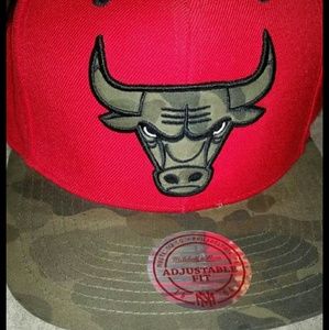 Mitchell & ness snap back hat
