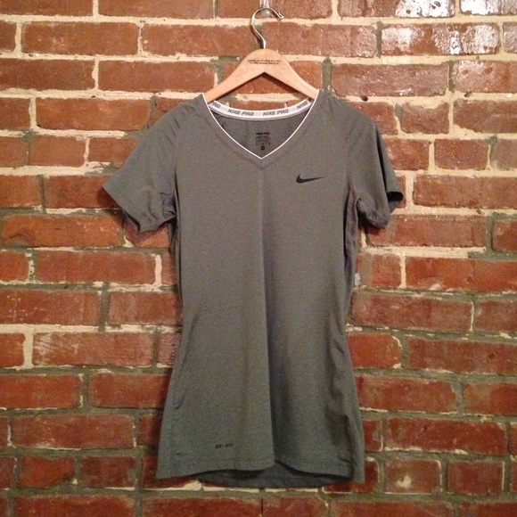 NikePro Dri Fit Tee- grey