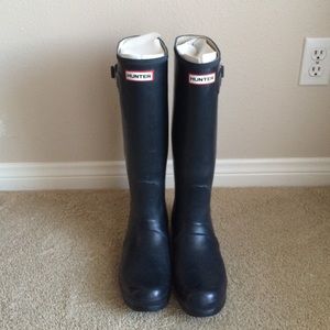 Hunter Original Tall Rain Boots Navy size 9 U.S.