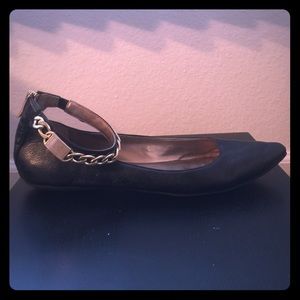 Bcbg black flats with gold chain