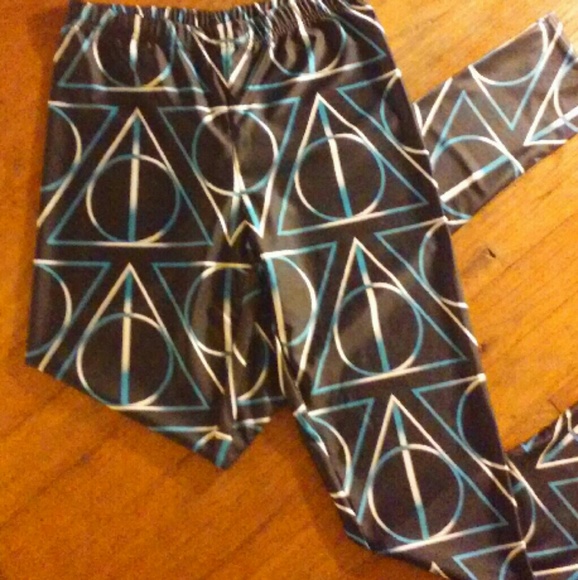 Blue geometric print leggings