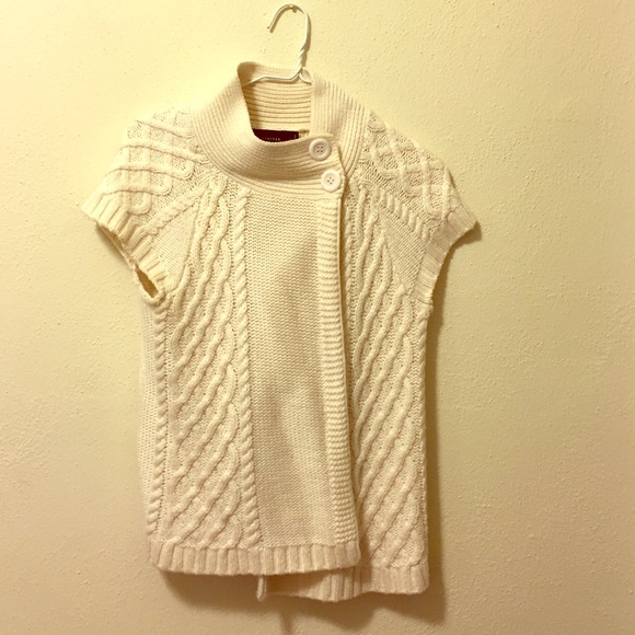 Cream short sleeve sweater