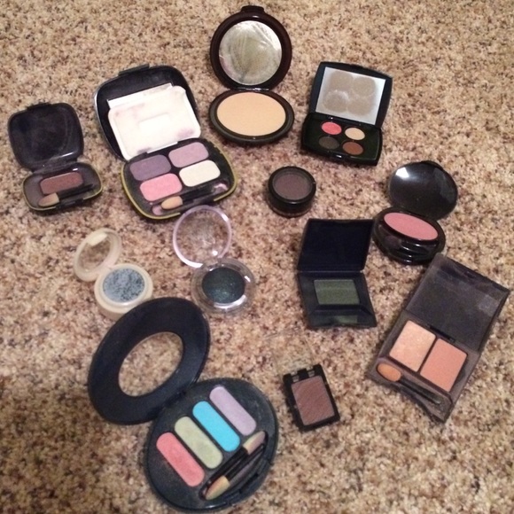 Makeup Lot - Picture 2 of 4