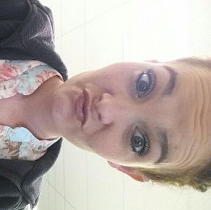 Meet your Posher, Leigh